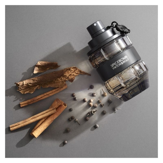 Profumo da Uomo Viktor & Rolf Spicebomb confezione da 90ML