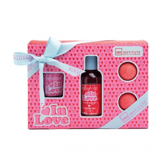 Idc Institute In Love - Gel Doccia 100 Ml + Candela Profumata + 2 Bombe da Bagno