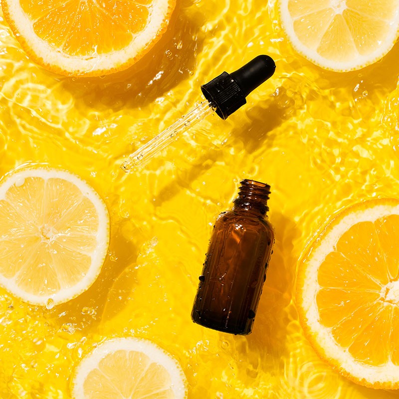 Siero alla vitamina C: perché cambia colore e come scegliere quello giusto